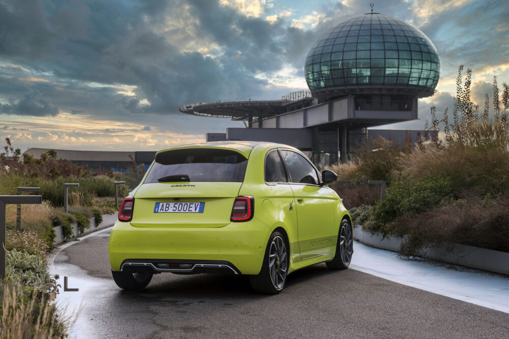 abarth 500e 02