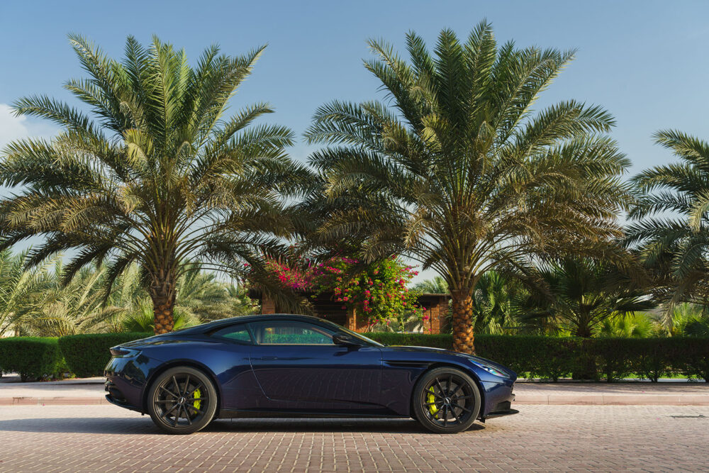 aston martin db11 03