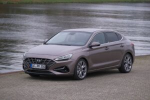 Hyundai i30 Fastback Bilder