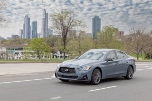 Infiniti Q50 Bilder