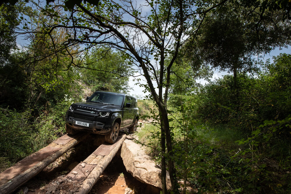 land rover defender 110 01