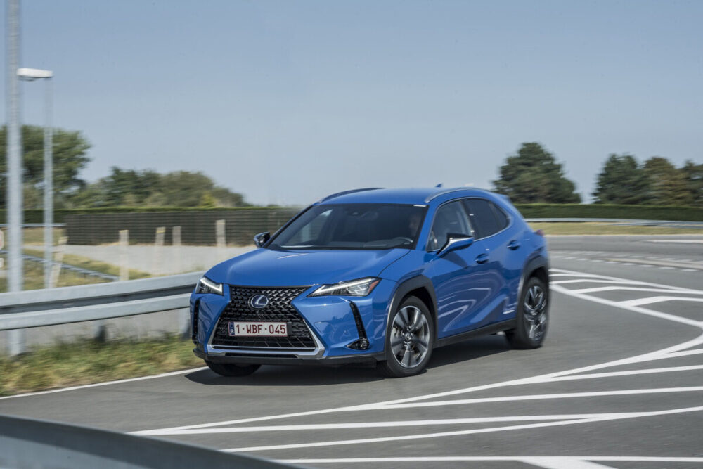 lexus ux 06