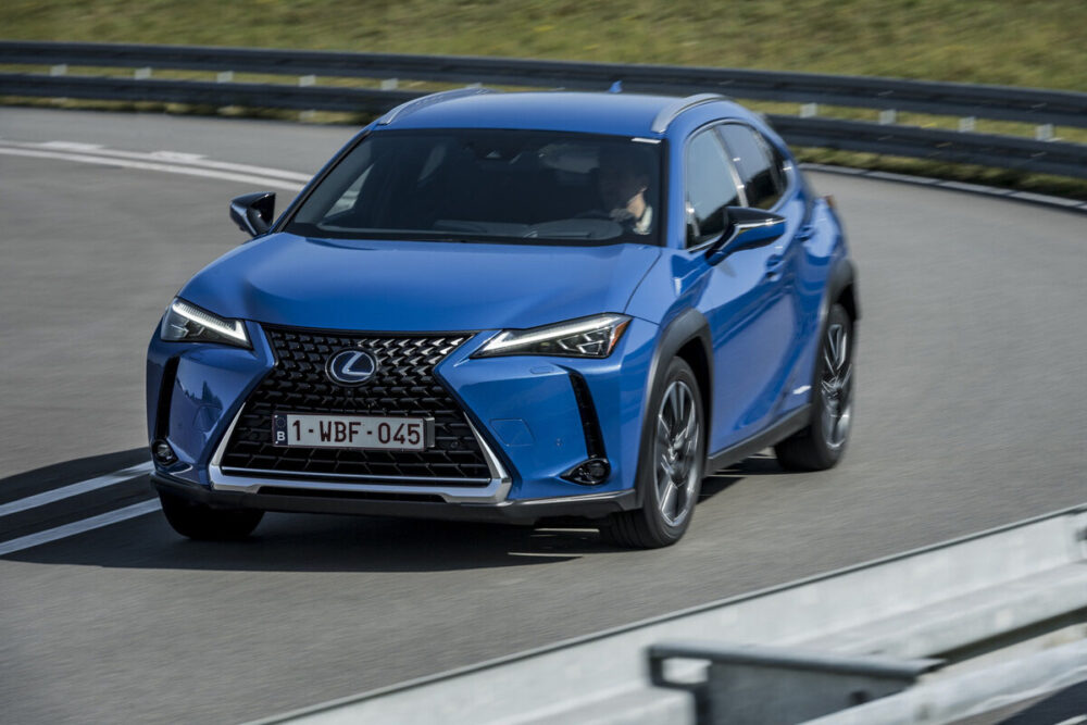 lexus ux 08