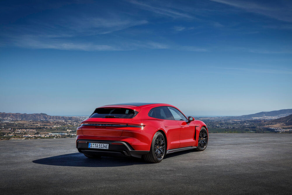 porsche taycan sport turismo 04