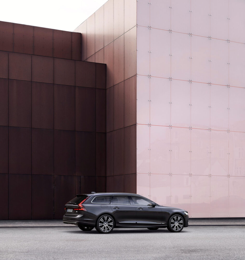 The refreshed Volvo V90 Recharge T8 plug in hybrid in Platinum G